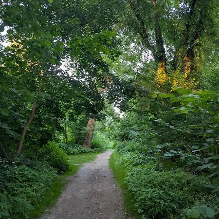 Im Gruenen In 度假居
